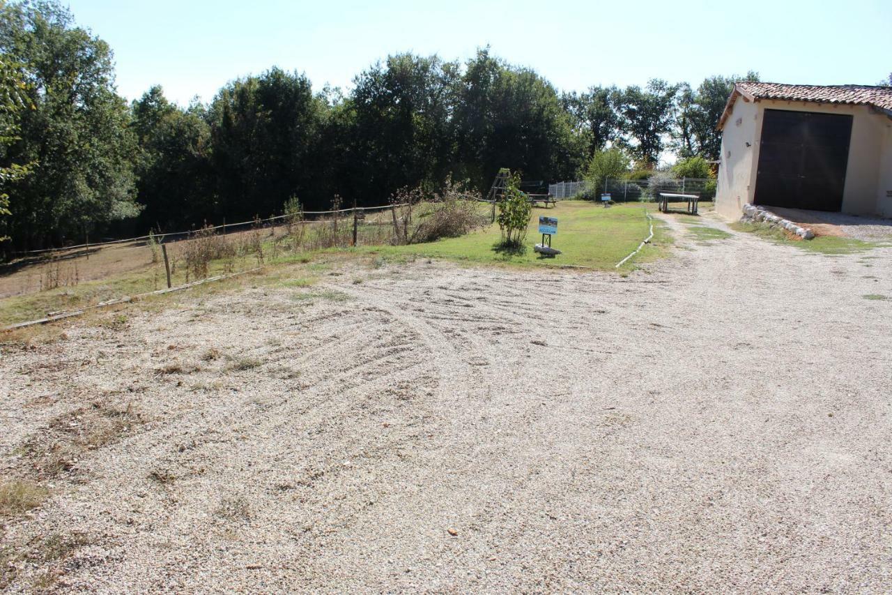 Gite Bois Et Senteurs Lafrancaise Luaran gambar